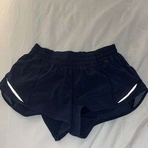 Lululemon hotty hot shorts size 6